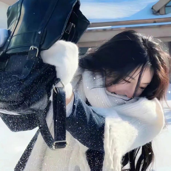 蜜桃女孩